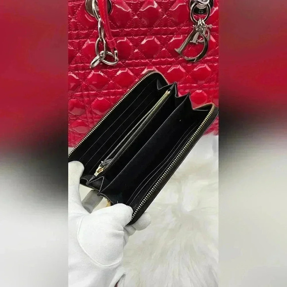 FENDI  Zip Around Black Wallet - Picture 16 of 16